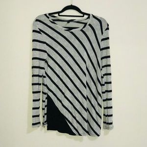 Sweater style gray and black top